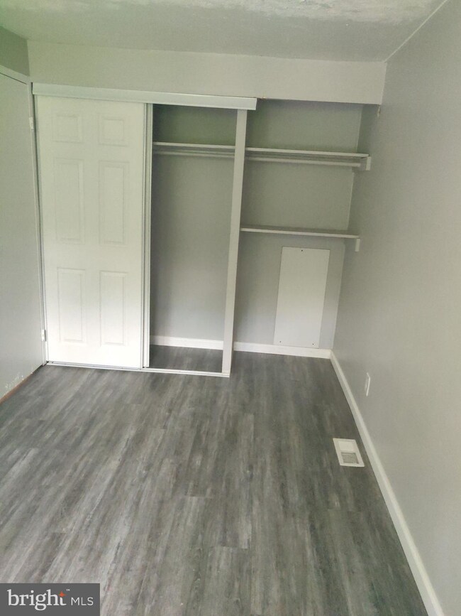 3316 Kessler Ct, Halethorpe, MD 21227 - photo 6