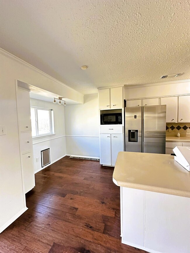 2009 Charleston Dr, Bedford, TX 76022 - photo 7