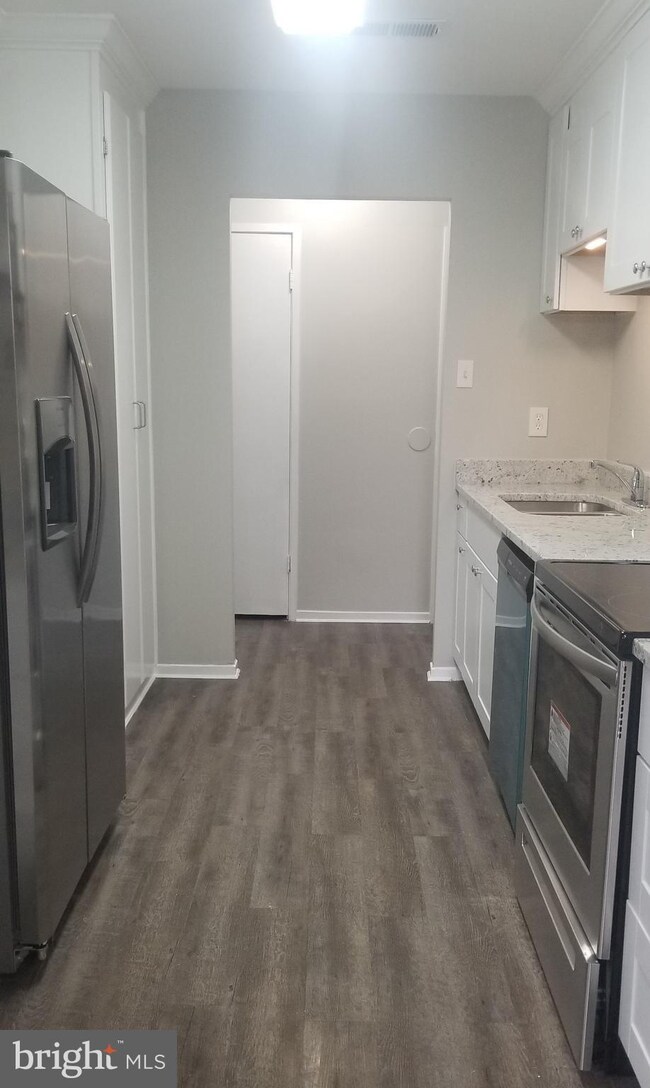 509 Florida Ave unit 217, Herndon, VA 20170 - photo 3