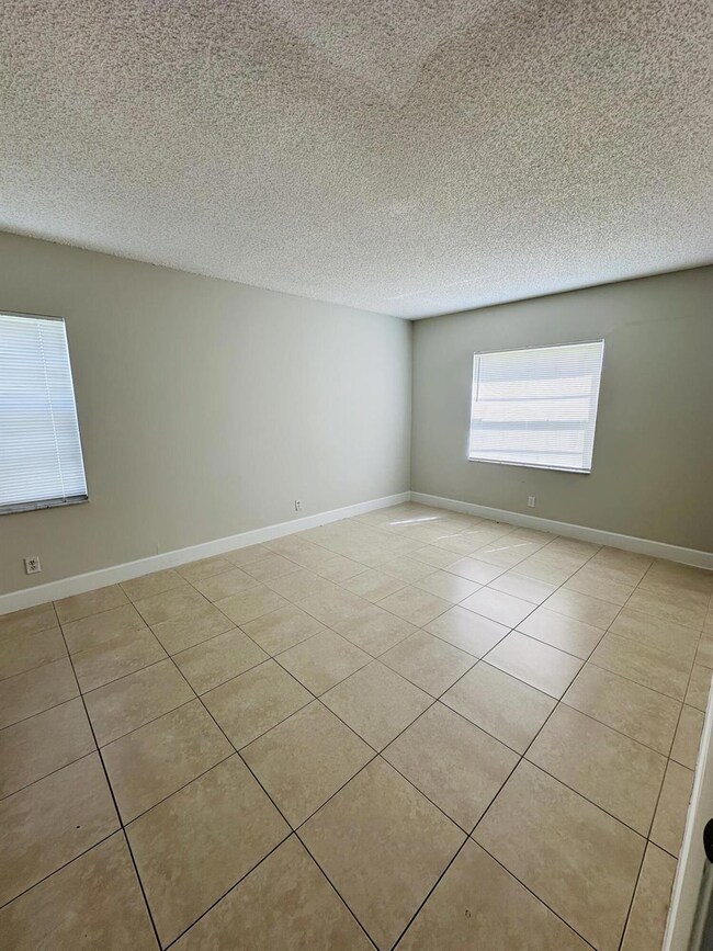 1798 Abbey Rd unit 108C, West Palm Beach, FL 33415 - photo 6