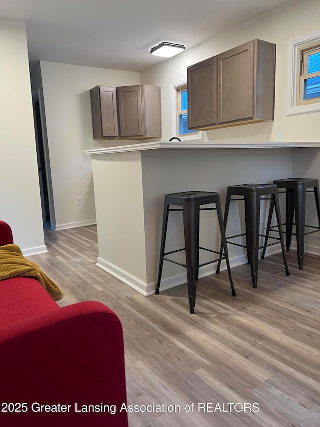 1300 W Maple St, Lansing, MI 48915 - photo 6