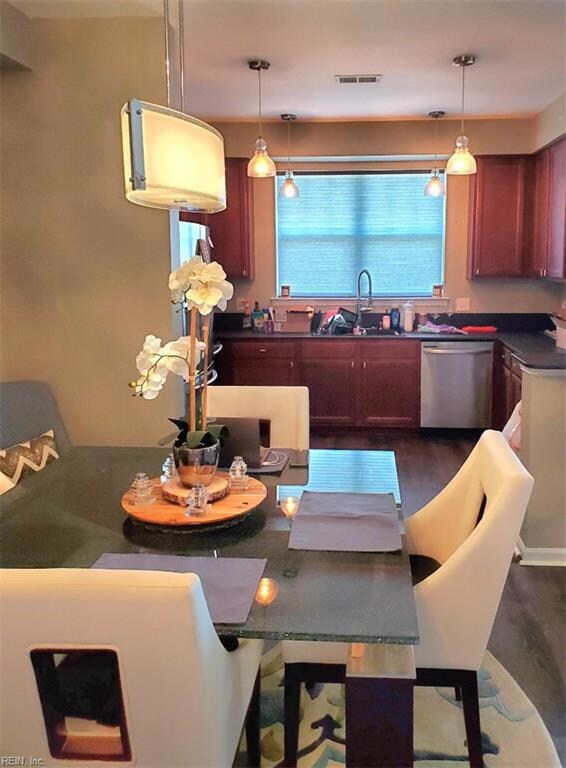 Dining rm