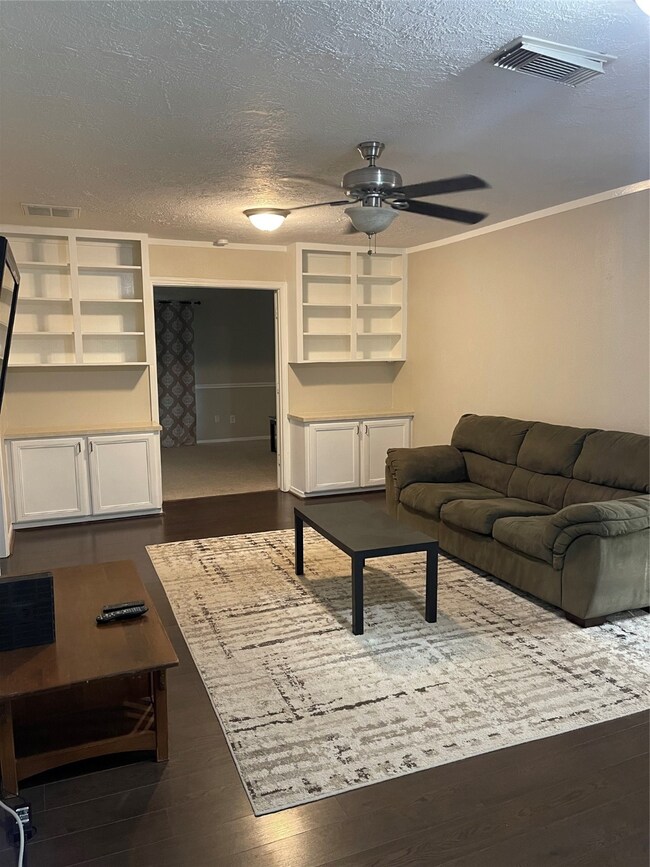 1010 Terrace Dr, Alvin, TX 77511 - photo 7