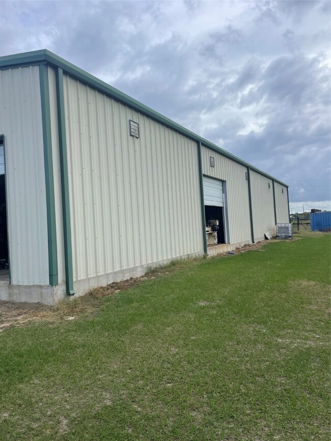 2000 Fm 3156 Rd, Bay City, TX 77414 - photo 3