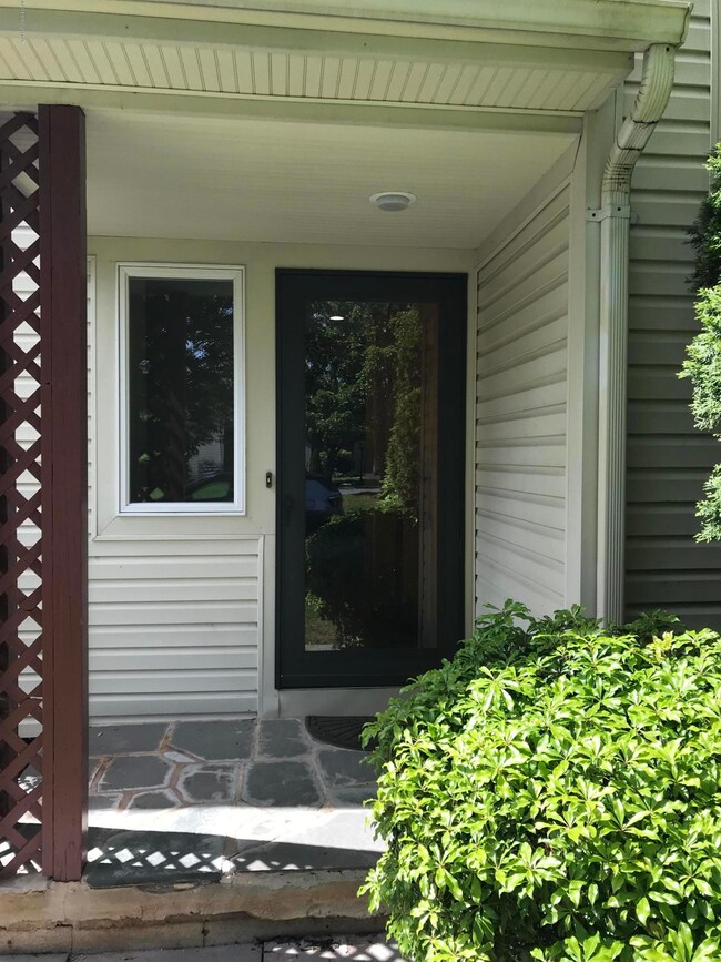 233 E Windsor Rd, Saylorsburg, PA 18353 - photo 2