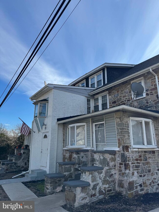 904 W Lincoln Hwy unit B, Coatesville, PA 19320 - photo 2