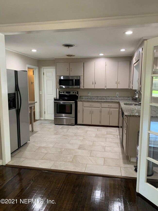 6413 Romilly Dr, Jacksonville, FL 32210 - photo 4