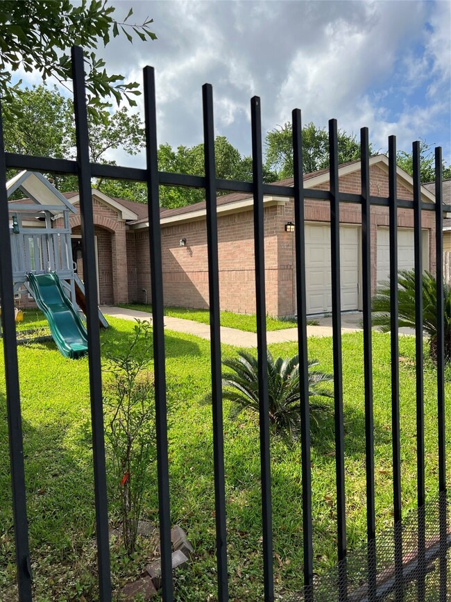 6610 Dumble St, Houston, TX 77021 - photo 4