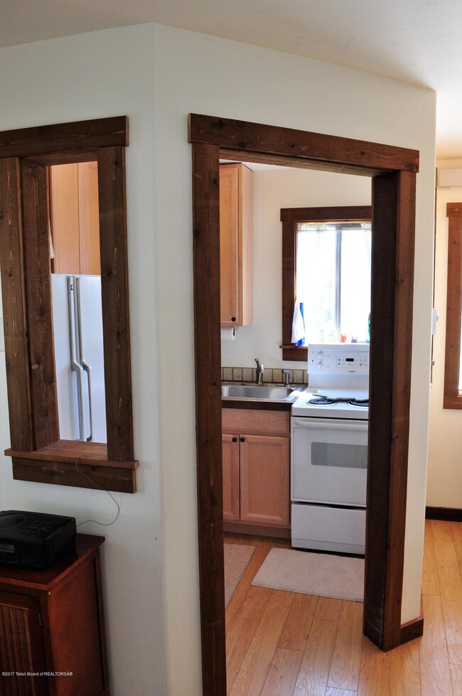 1320 N West St, Wilson, WY 83014 - photo 7