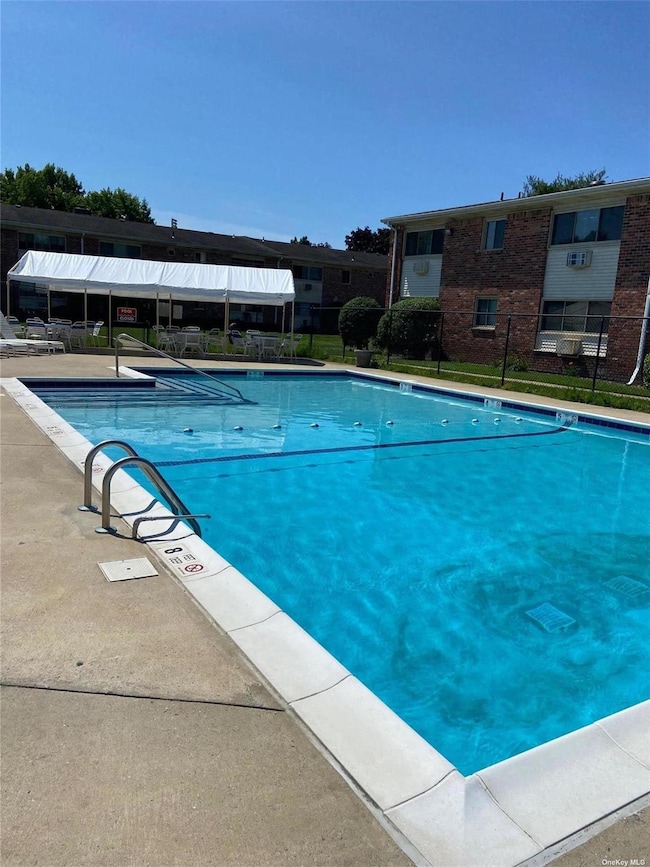 2417 Union Blvd unit 2B, Islip, NY 11751 - photo 3