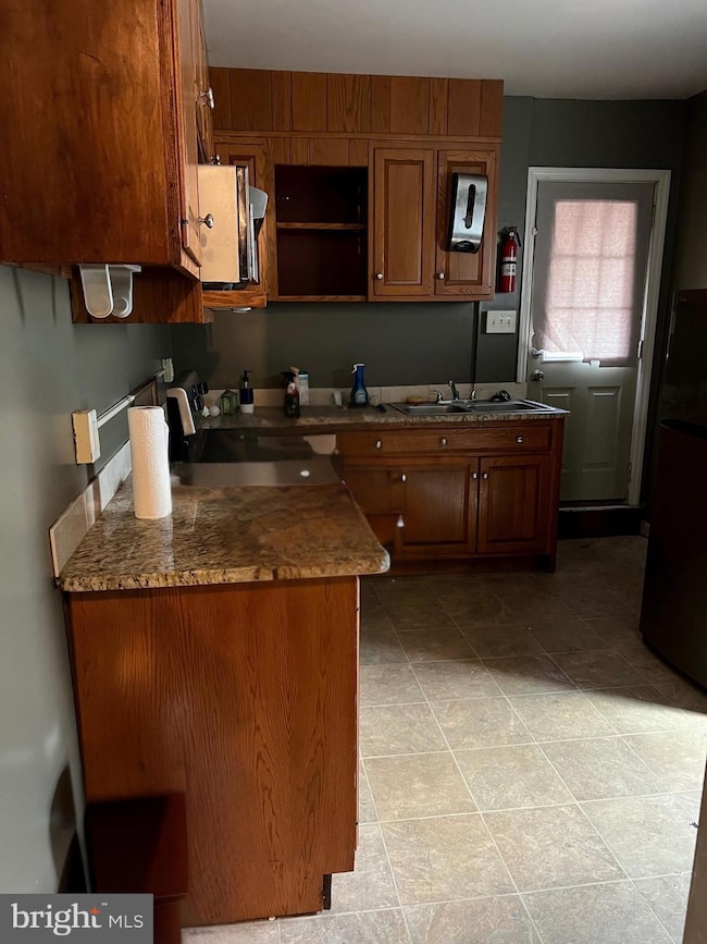 1035 N 10th St, Reading, PA 19604 - photo 2