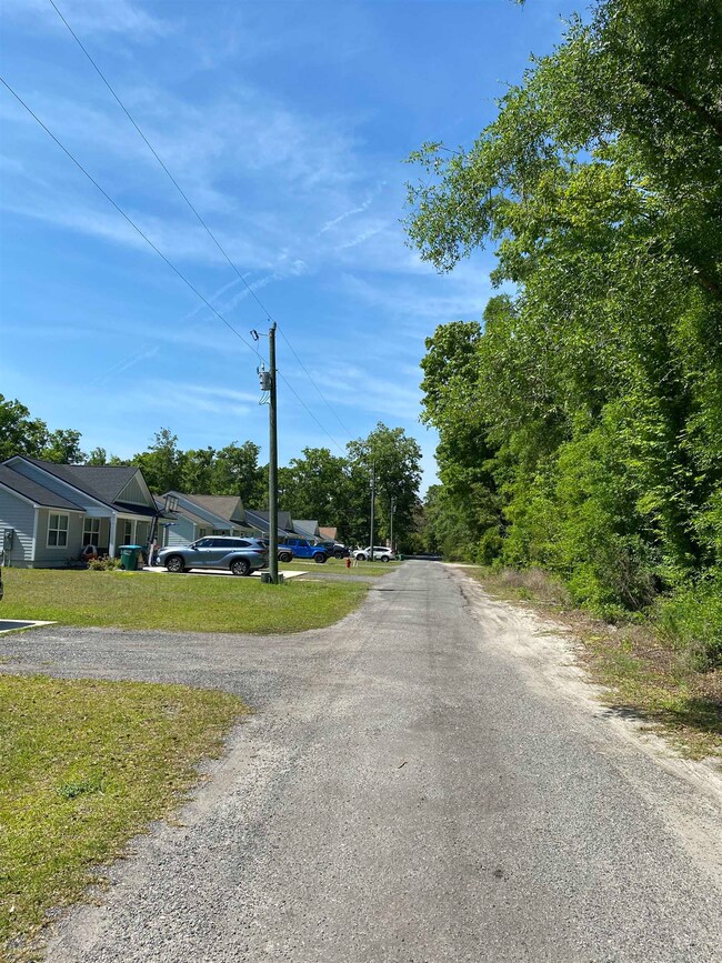 23 Lee St, Crawfordville, FL 32327 - photo 3