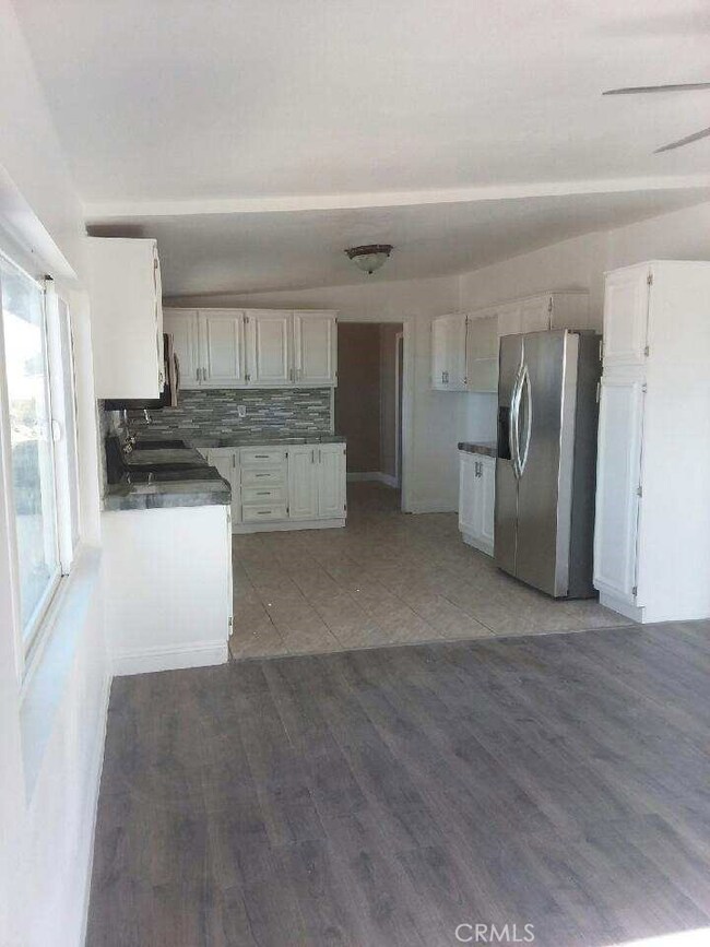 74637 Foothill Dr, Twentynine Palms, CA 92277 - photo 7