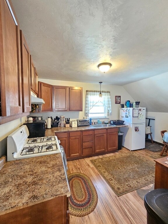 81 Morton St, Fall River, MA 02720 - photo 5