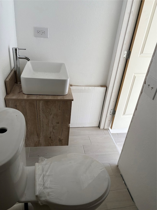 919 Brooks Ave, Rosenberg, TX 77471 - photo 3