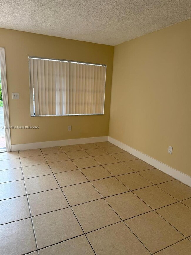2377 W 66th Place unit 204, Hialeah, FL 33016 - photo 7
