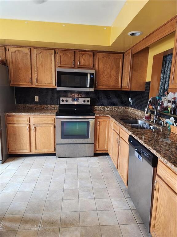 3452 Portland Dr, Whitehall, PA 18052 - photo 4