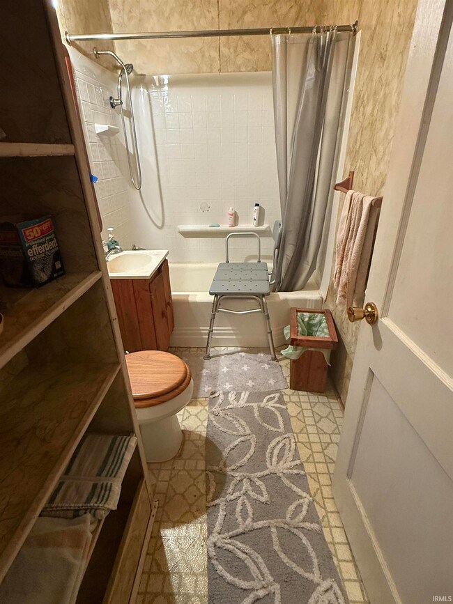 1439 Treen St, Logansport, IN 46947 - photo 7