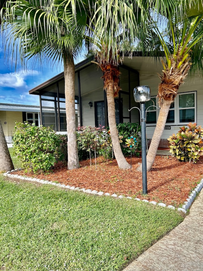 2104 Harbor Point Ct, Melbourne, FL 32904 - photo 2