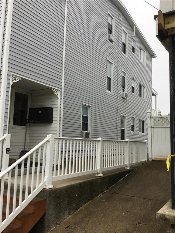 202 W Phillips St, Coaldale, PA 18218 - photo 3