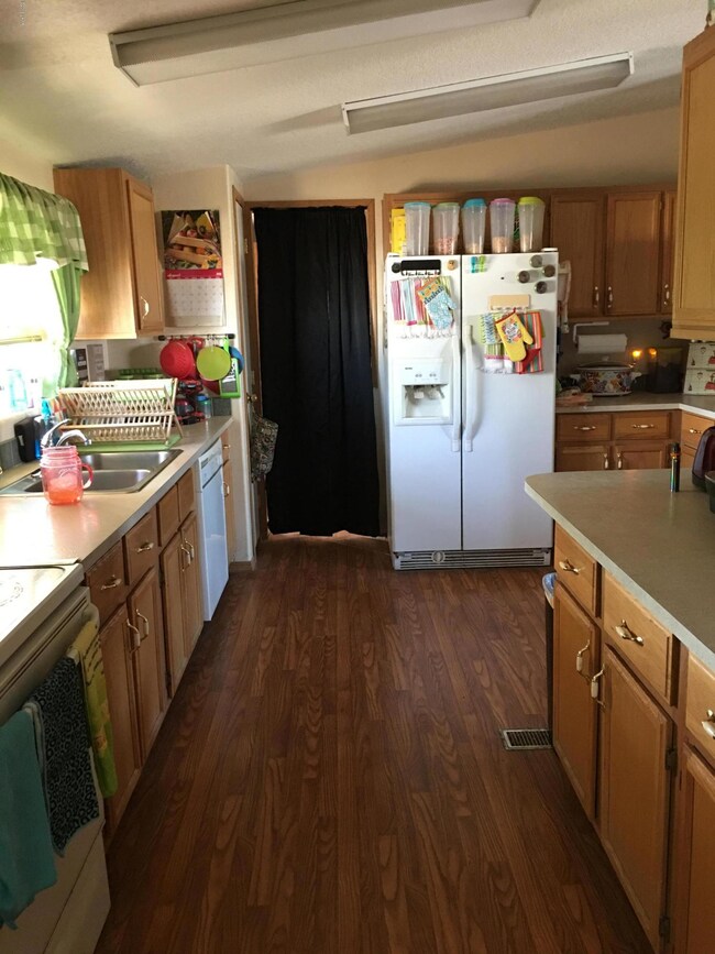 10183 S Happy Valley Rd, Mohave Valley, AZ 86440 - photo 2