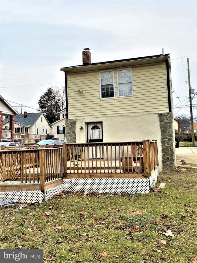 308 Cedarleaf Ave, Capitol Heights, MD 20743 - photo 4