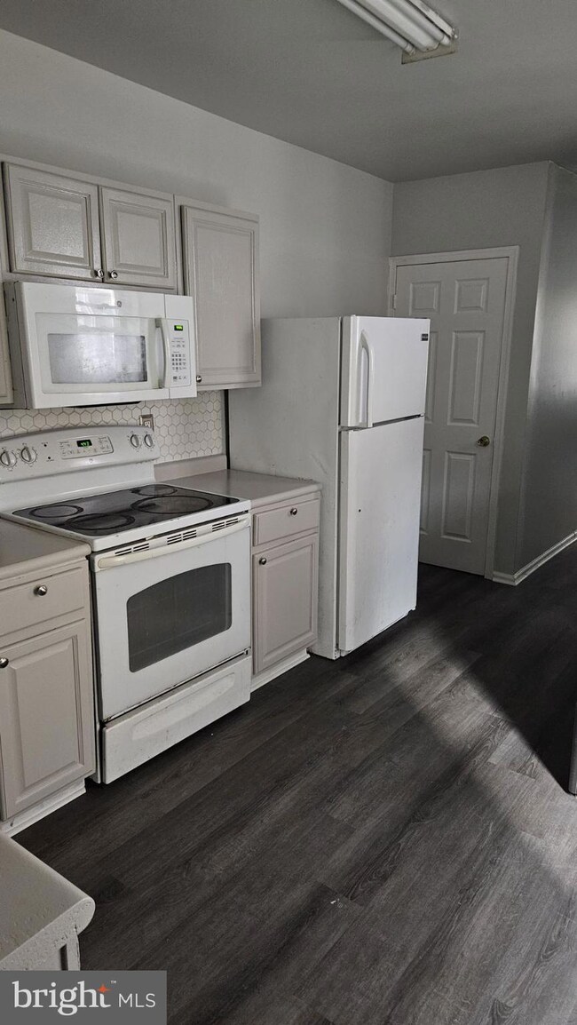 2105 N Spruce St, Wilmington, DE 19802 - photo 6