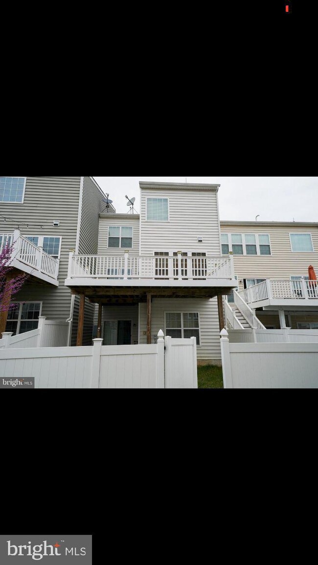 43607 White Cap Terrace, Chantilly, VA 20152 - photo 2