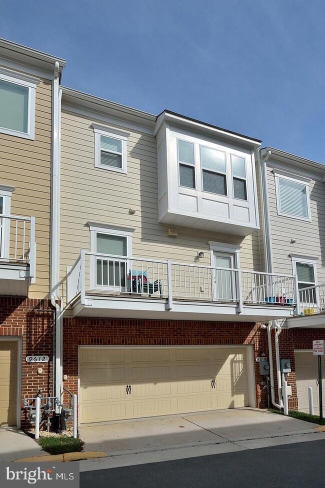 9610 Stockwell Ln, Fairfax, VA 22031 - photo 2