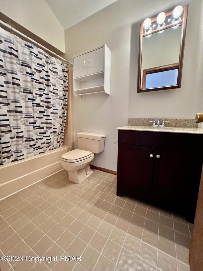 5869 Decker Rd, Bushkill, PA 18324 - photo 7