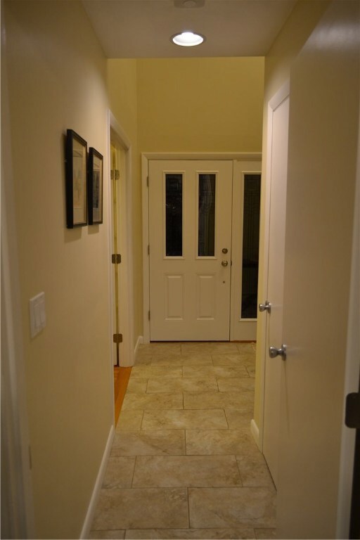 47 Briarbrook Dr, East Greenwich, RI 02818 - photo 5