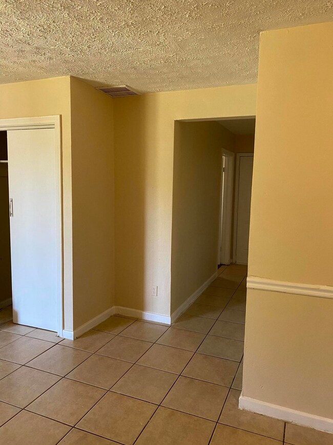 5220 Lexington Ave, Jacksonville, FL 32210 - photo 4