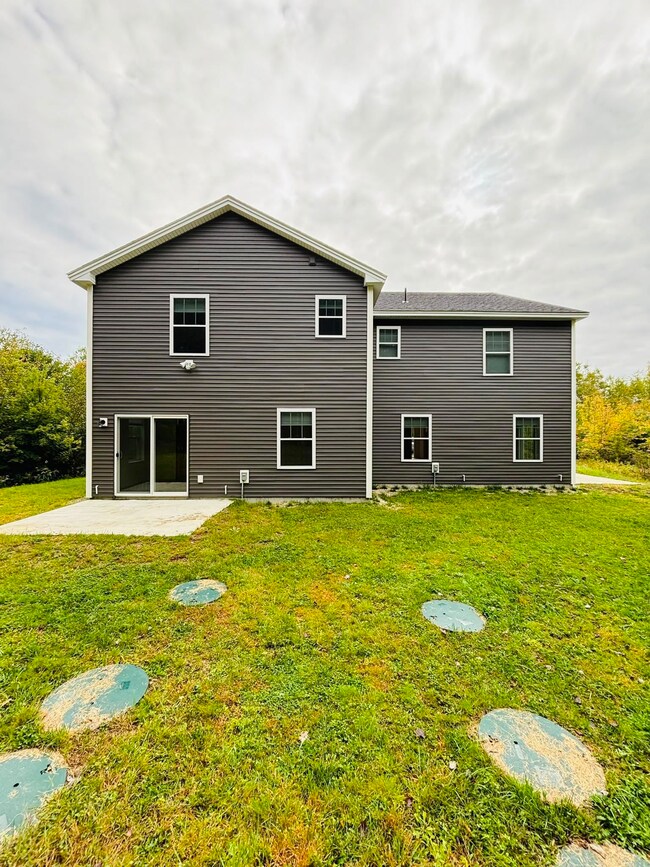 13 Shaw Dr unit B, Rochester, NH 03868 - photo 5
