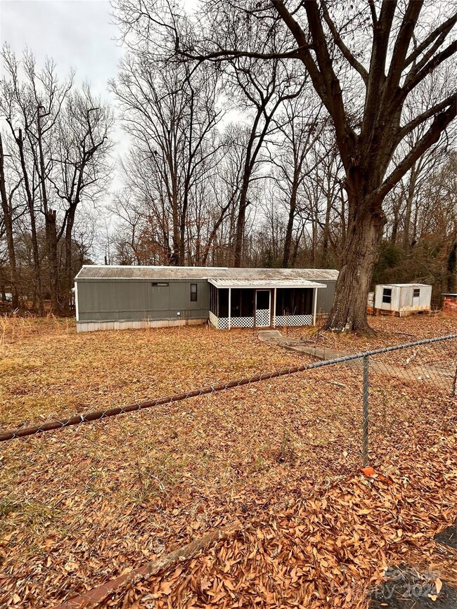 202 Walnut St, Belmont, NC 28012 - photo 3