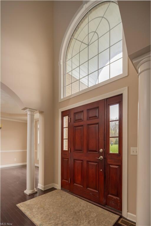 Impressive 2 story foyer that leads you into Livin