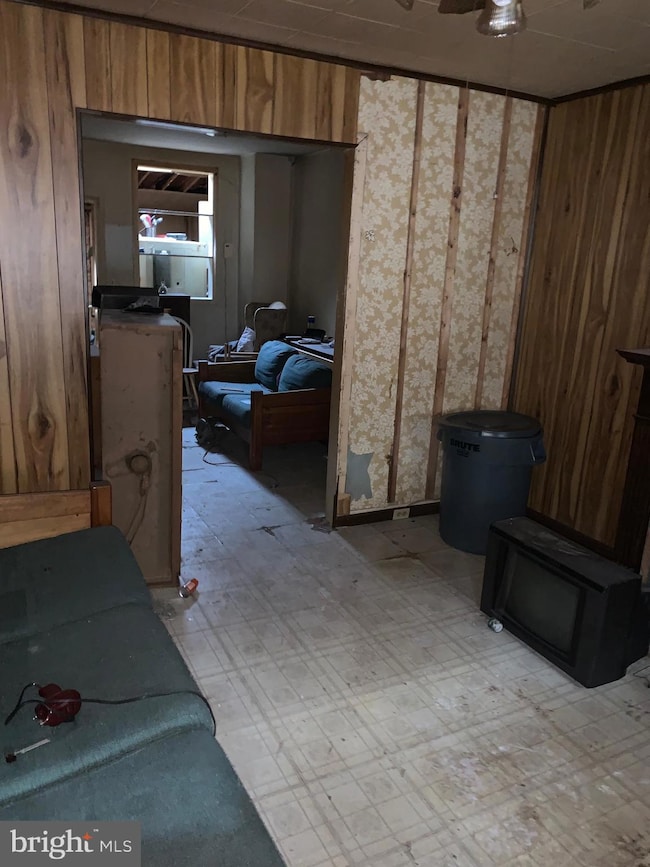 607 Wyeth St, Baltimore, MD 21230 - photo 2