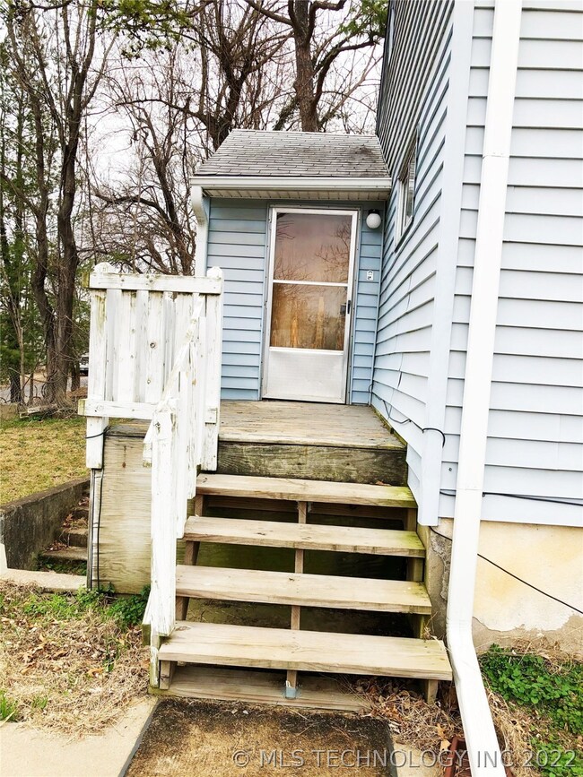 Nice front porch!