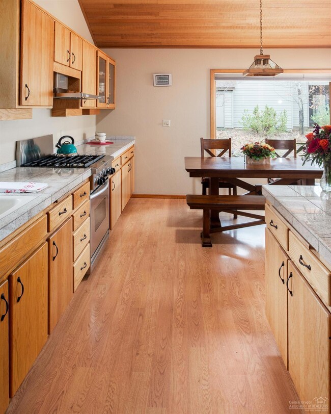 17872 Paper Birch Ln, Sunriver, OR 97707 - photo 6