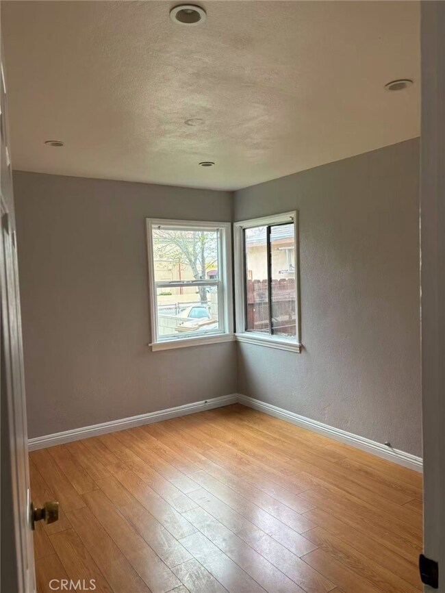 739 E Olive St unit A, Colton, CA 92324 - photo 5