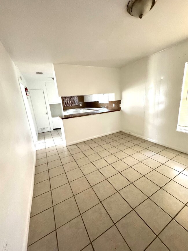 10021 Gloyna St, Houston, TX 77088 - photo 4