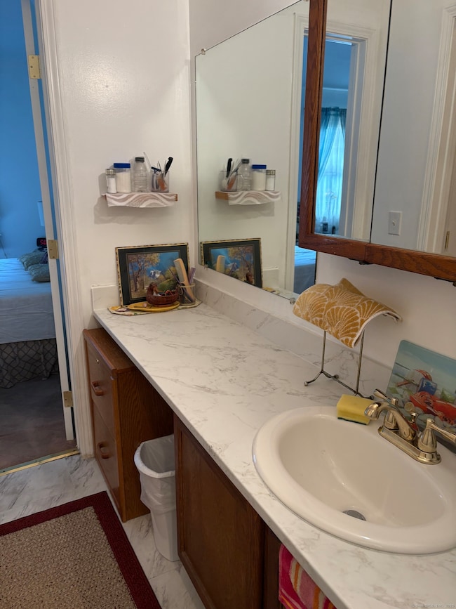 25 Padanaram Rd unit 13, Danbury, CT 06811 - photo 4