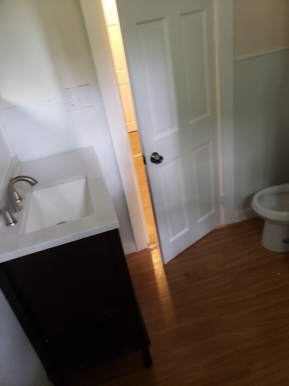 64 Euclid Ave unit 1st flr, Springfield, MA 01108 - photo 6