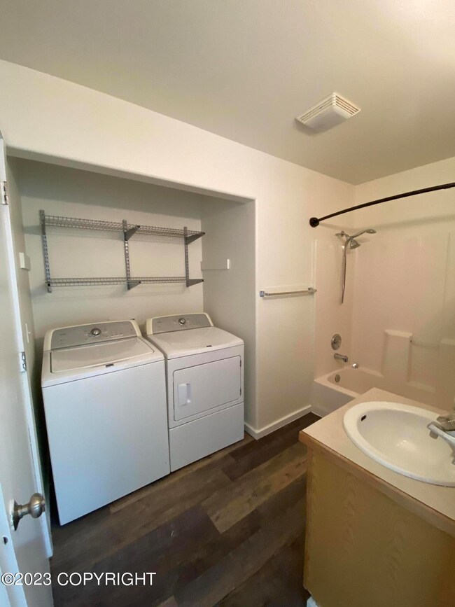 2640 Easthaven Cir, Anchorage, AK 99508 - photo 5