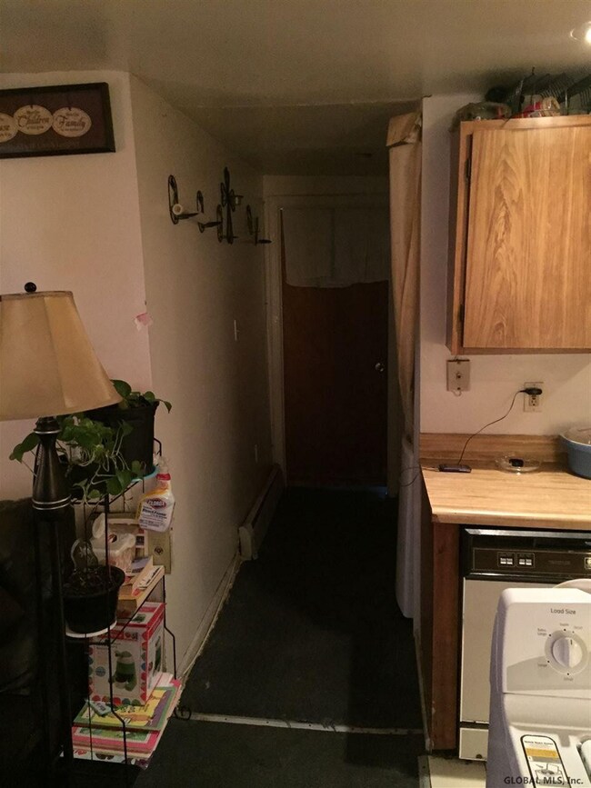 181 Elk St, Albany, NY 12210 - photo 4