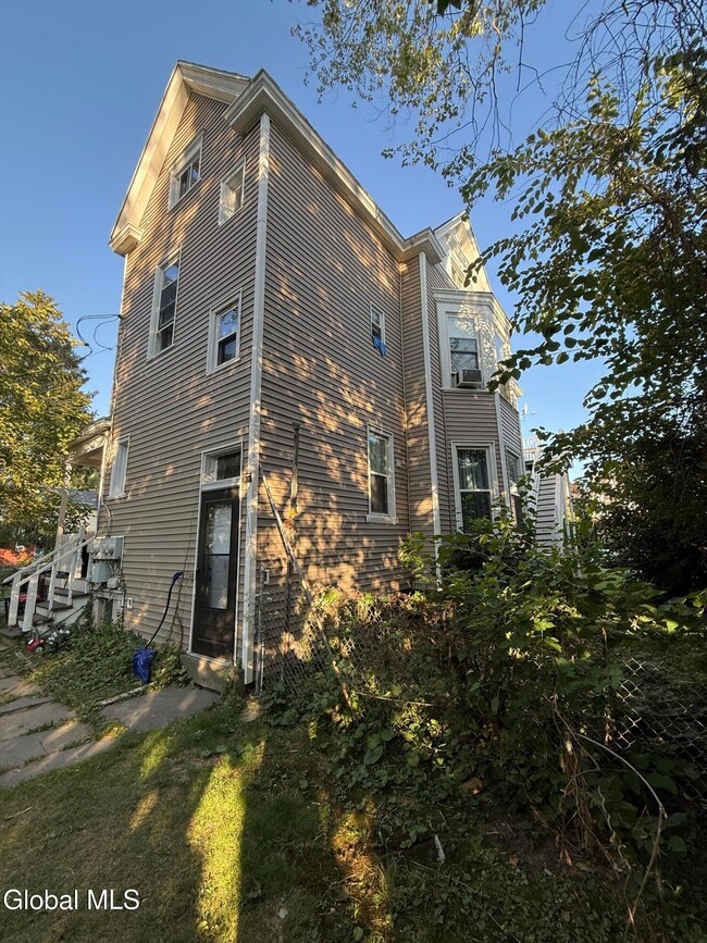 112 N Allen St, Albany, NY 12203 - photo 7