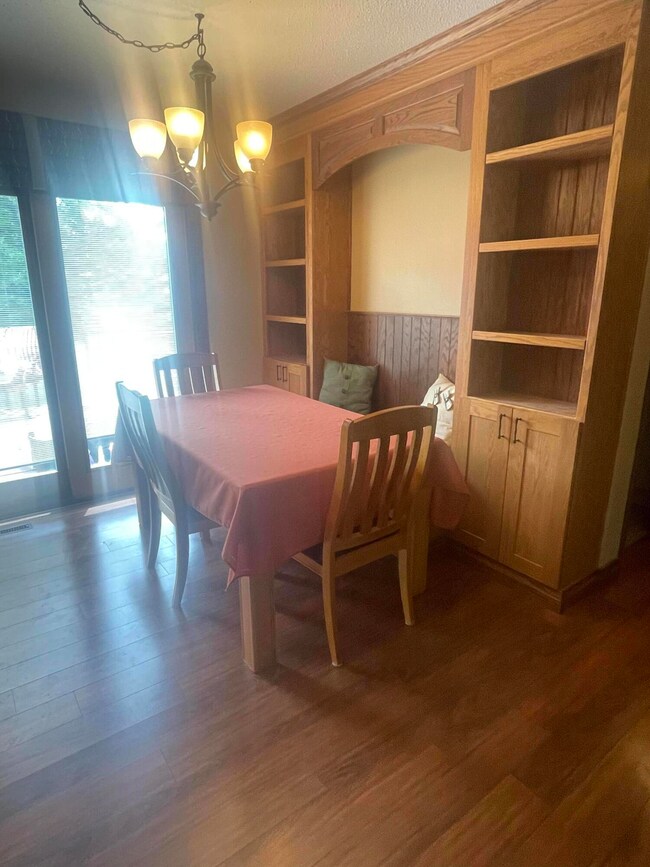 AEA00AE5-546E-4D0E-A814-D17823462B43