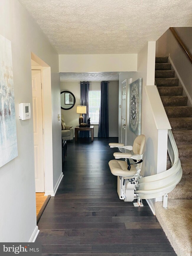 302 Potomac Hills Dr, Stafford, VA 22554 - photo 5