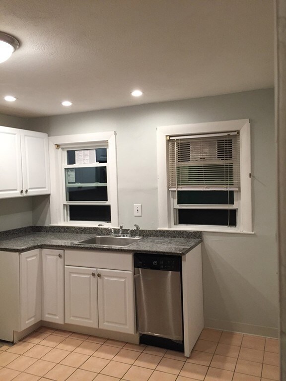 42 Massachusetts Ave unit 1, Quincy, MA 02169 - photo 2