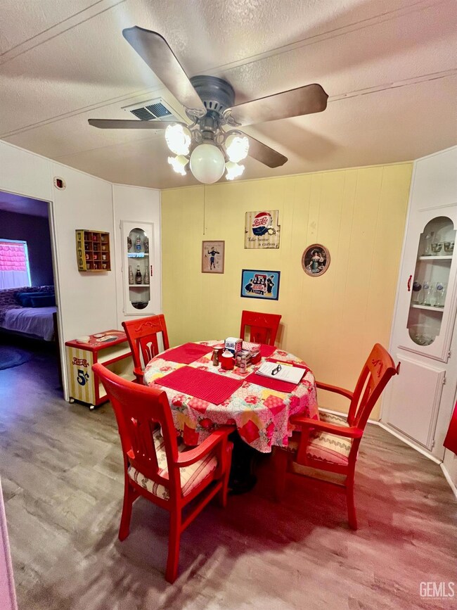 3535 Stine Rd unit 159, Bakersfield, CA 93309 - photo 2