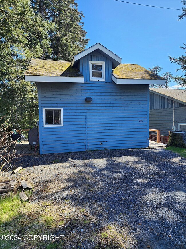 3690 Woodland Dr, Kodiak, AK 99615 - photo 5